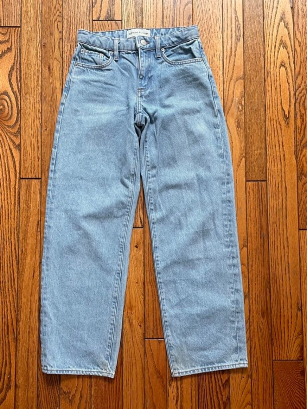 Aritzia Denim Forum Straight Leg Faded Blue Jean 23 Waist